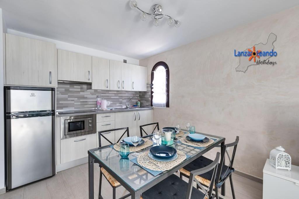 Vivienda Vacacional Papillon Costa Teguise Exterior photo