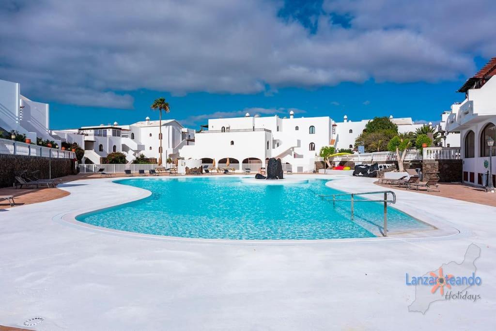 Vivienda Vacacional Papillon Costa Teguise Exterior photo