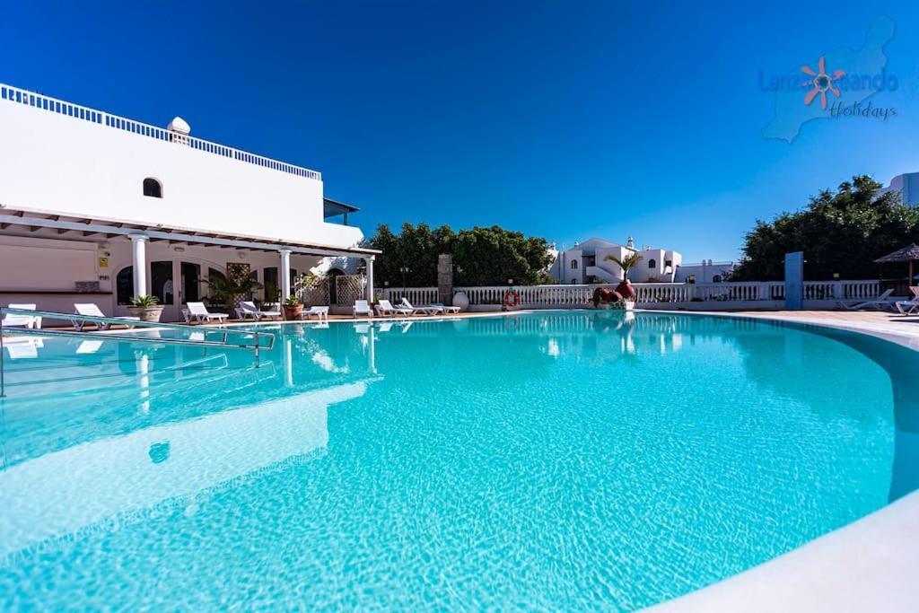 Vivienda Vacacional Papillon Costa Teguise Exterior photo
