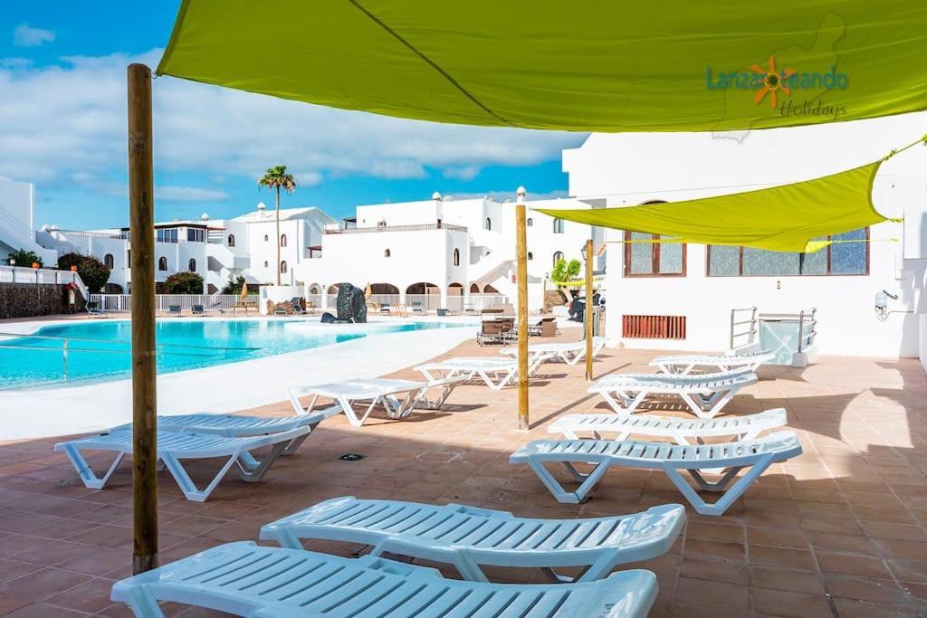 Vivienda Vacacional Papillon Costa Teguise Exterior photo