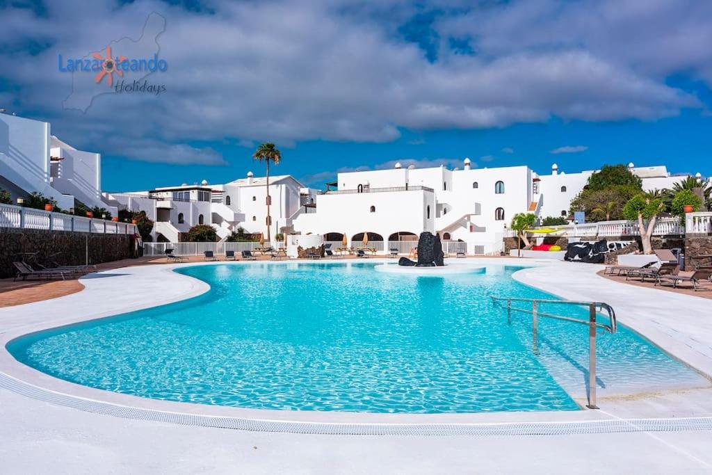 Vivienda Vacacional Papillon Costa Teguise Exterior photo