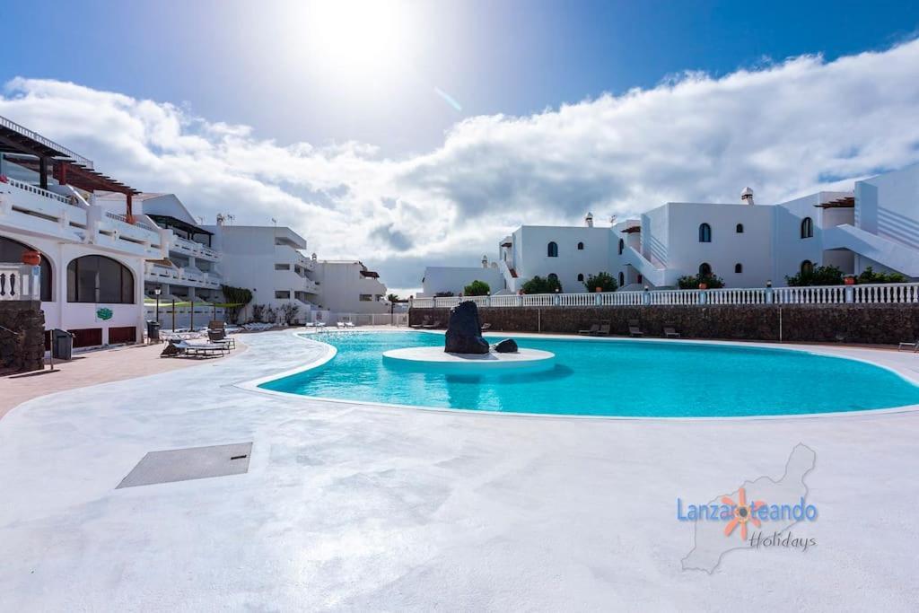 Vivienda Vacacional Papillon Costa Teguise Exterior photo